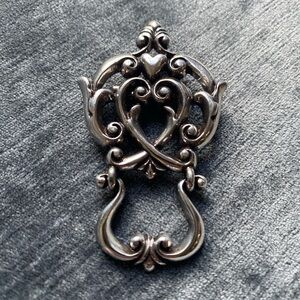 Brighton brooch/eyeglass holder